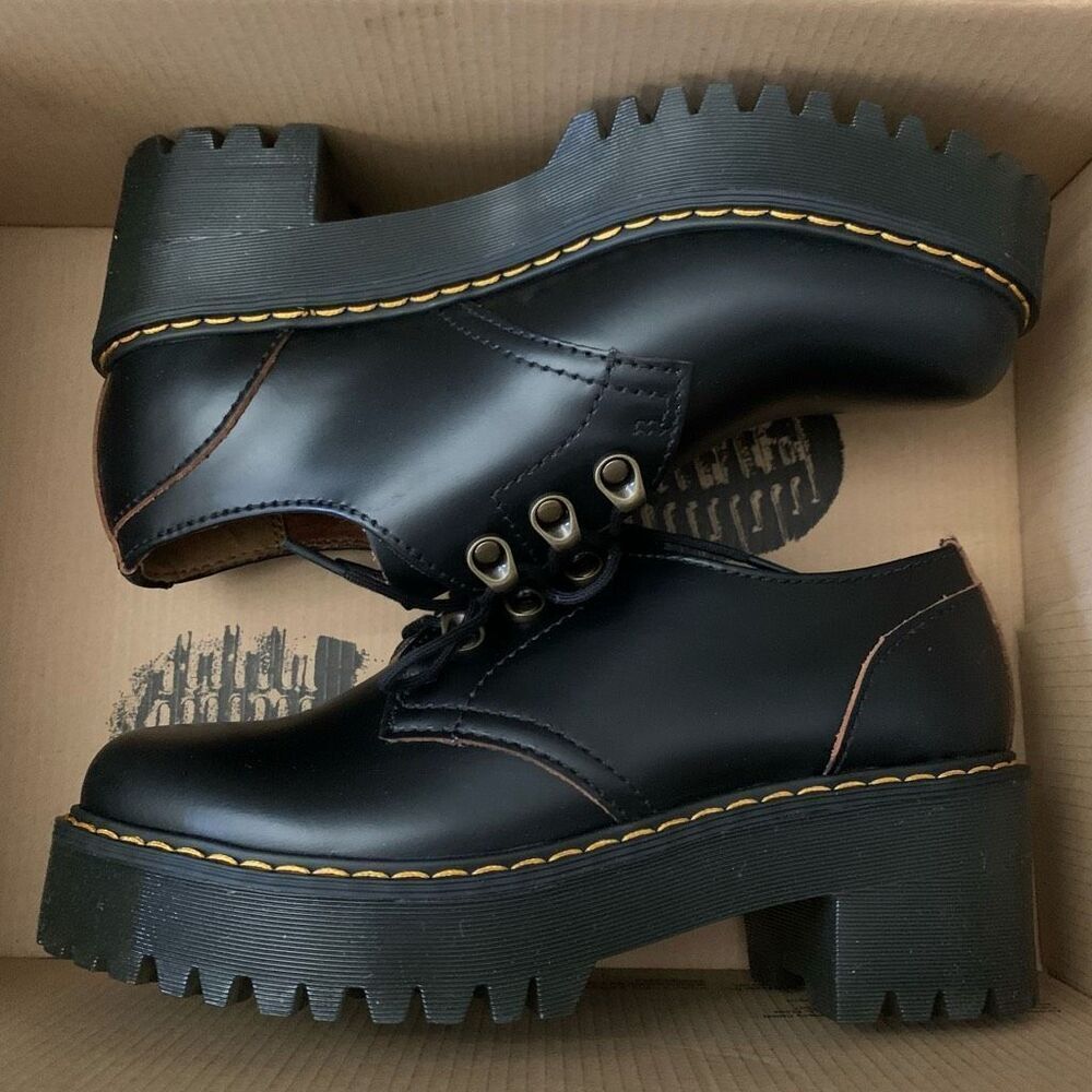 Dr. Martens | Leona Lug Sole Platform Derby - Picture 6 of 8